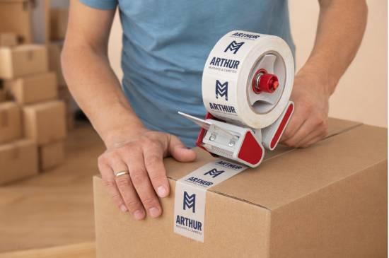 Embalagem profissional Arthur Mudanças - fita personalizada